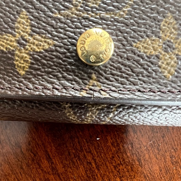 Authentic Louis Vuitton Monogram Wallet - Picture 8 of 17